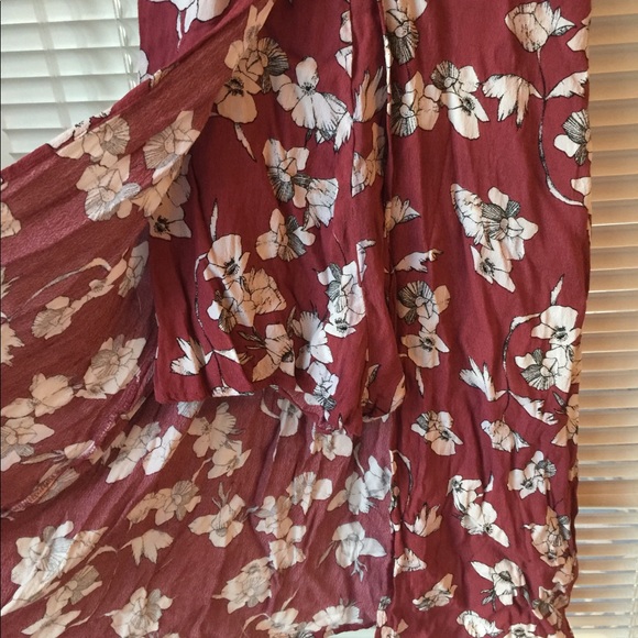 NWOT Floral Ruffle Romper! - Picture 4 of 7